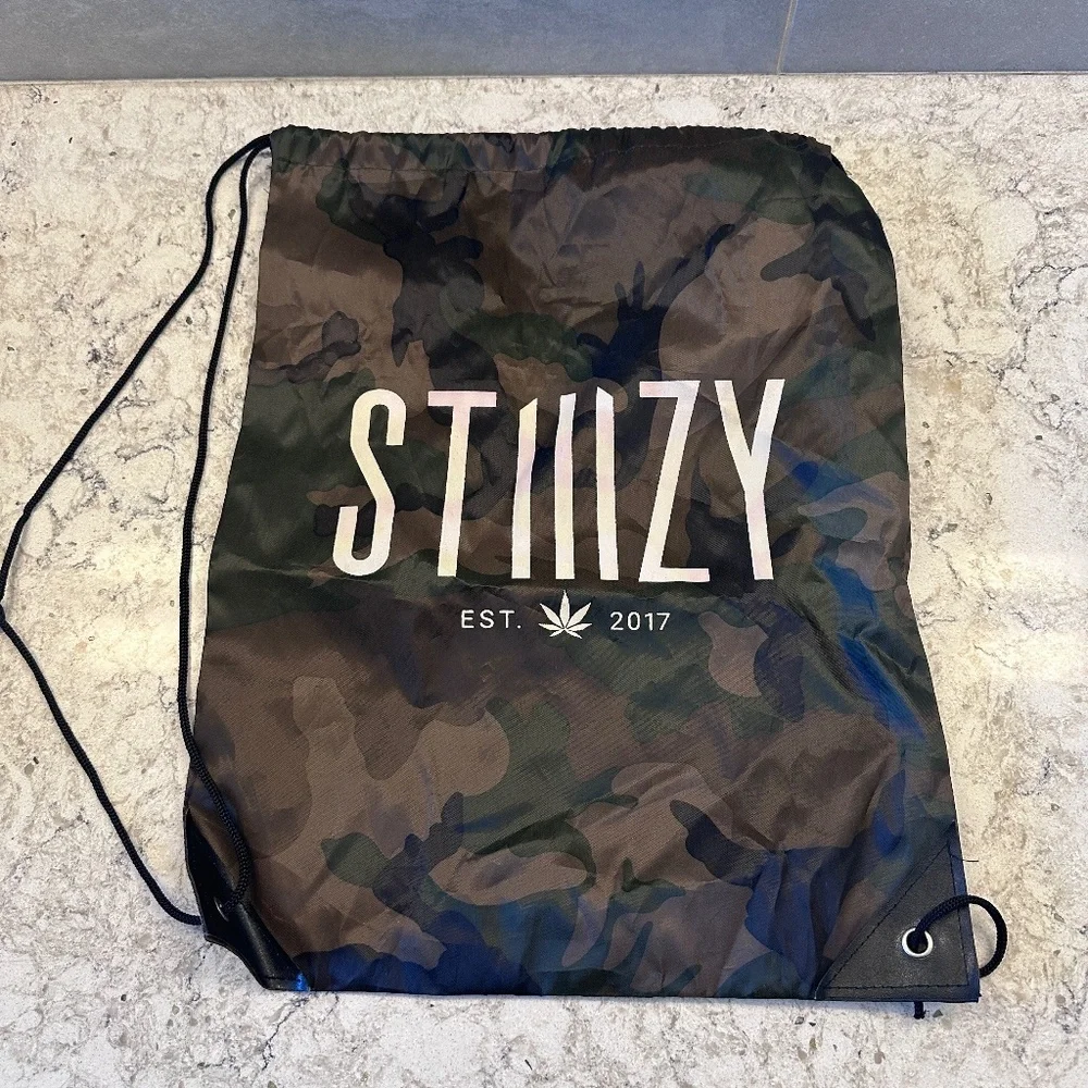 Stillzy‎ drawstring backpack style lightweight & thin